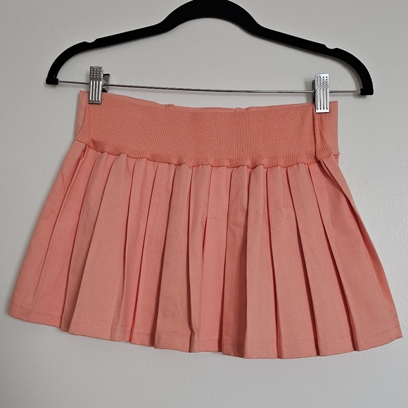 D.i.a Gyaru Coral Pleated Mini Skirt with Gold Sailor Style Buttons - Picture 4 of 7